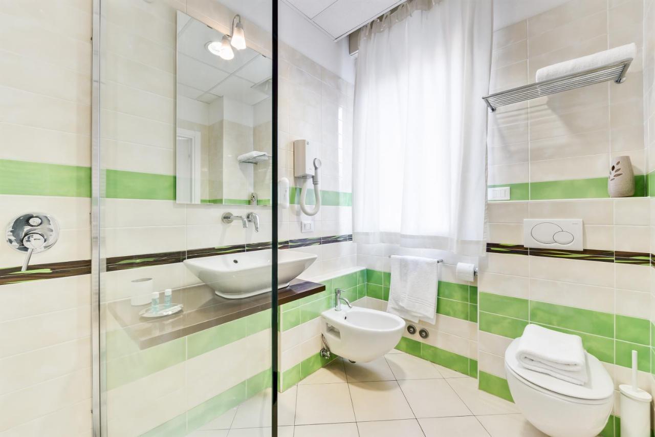 Triple Room,1317454327:JPEG