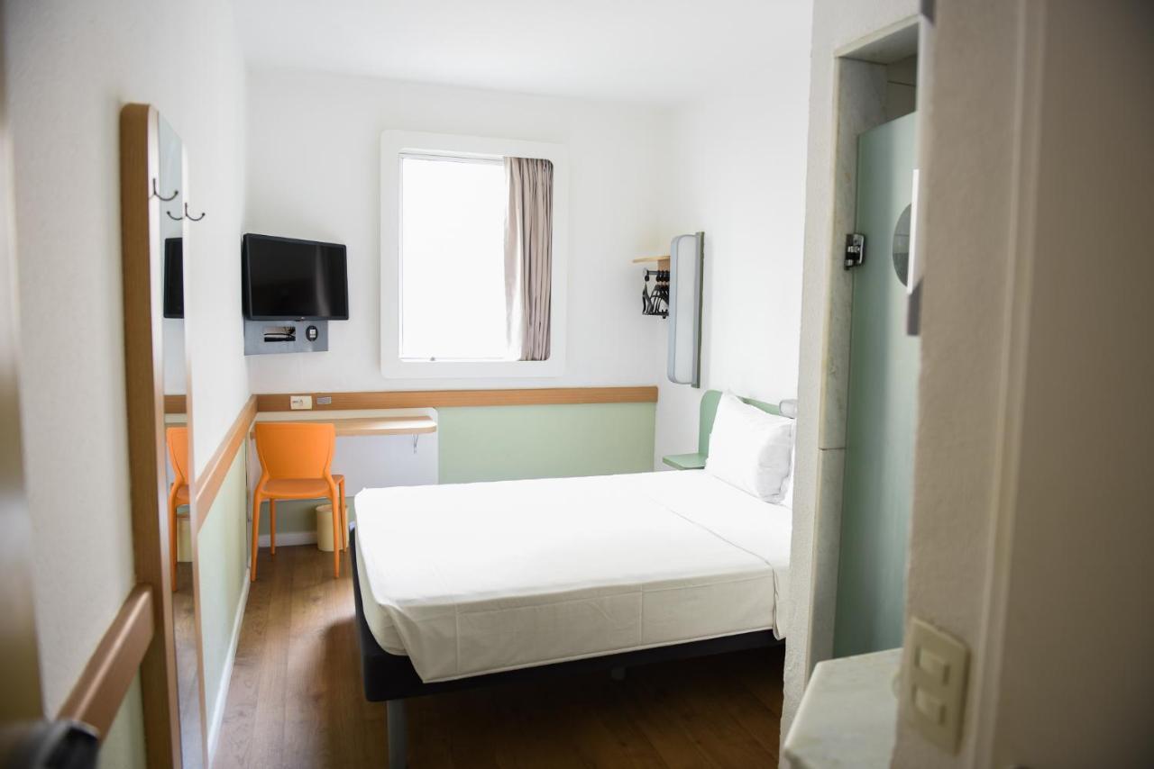 Standaard Kamer met Tweepersoonsbed en Stapelbed