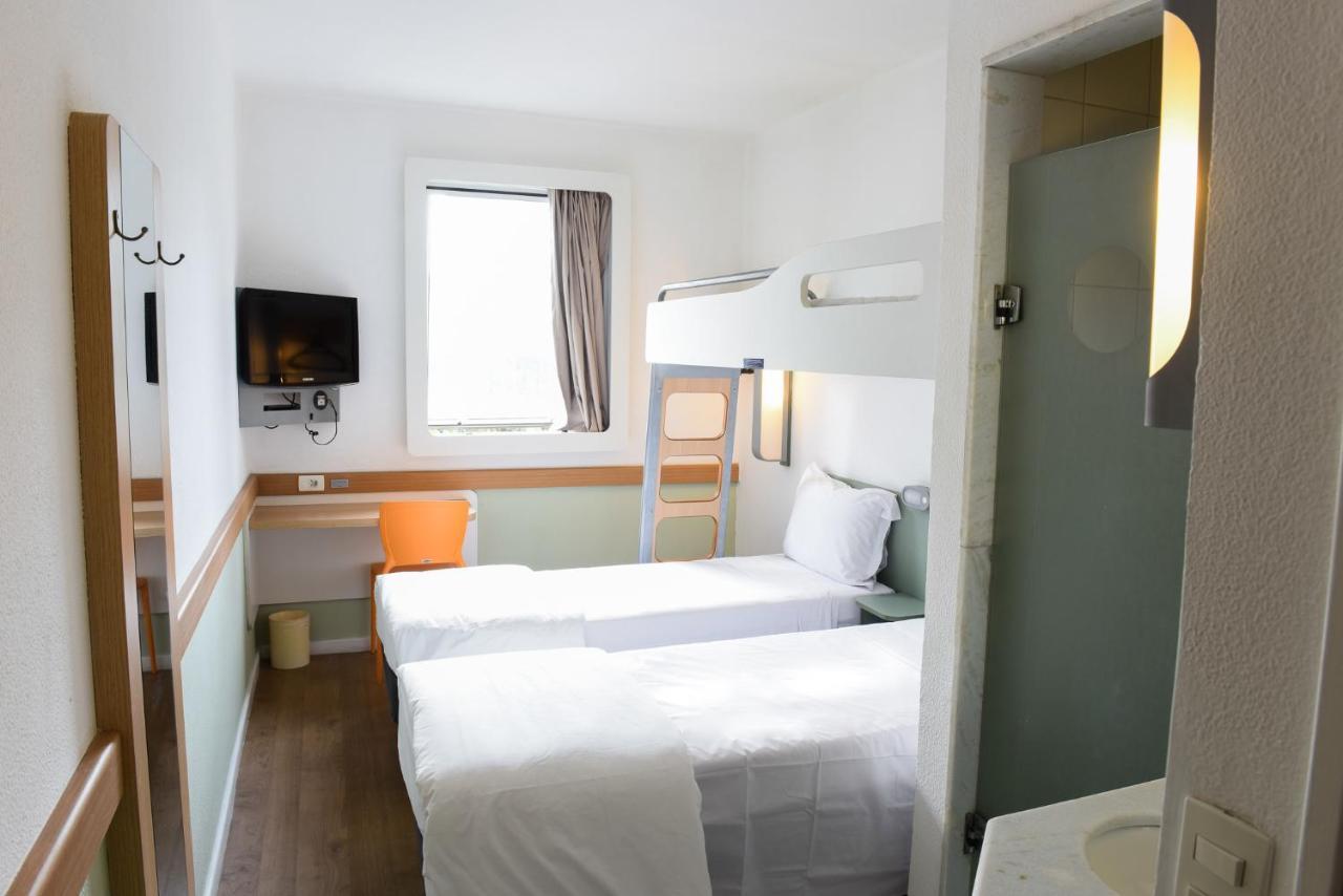Standard Room with Twin Bed and Bunk Bed