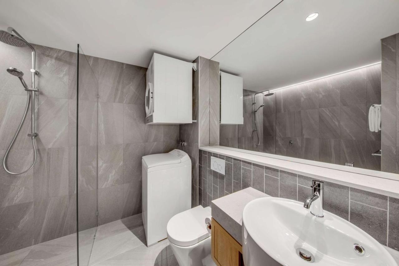1 Bedroom Apartment Harbour View