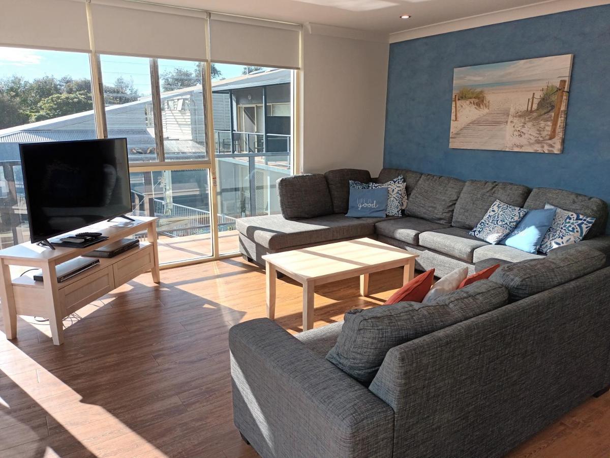 Deluxe Three-Bedroom Apartment