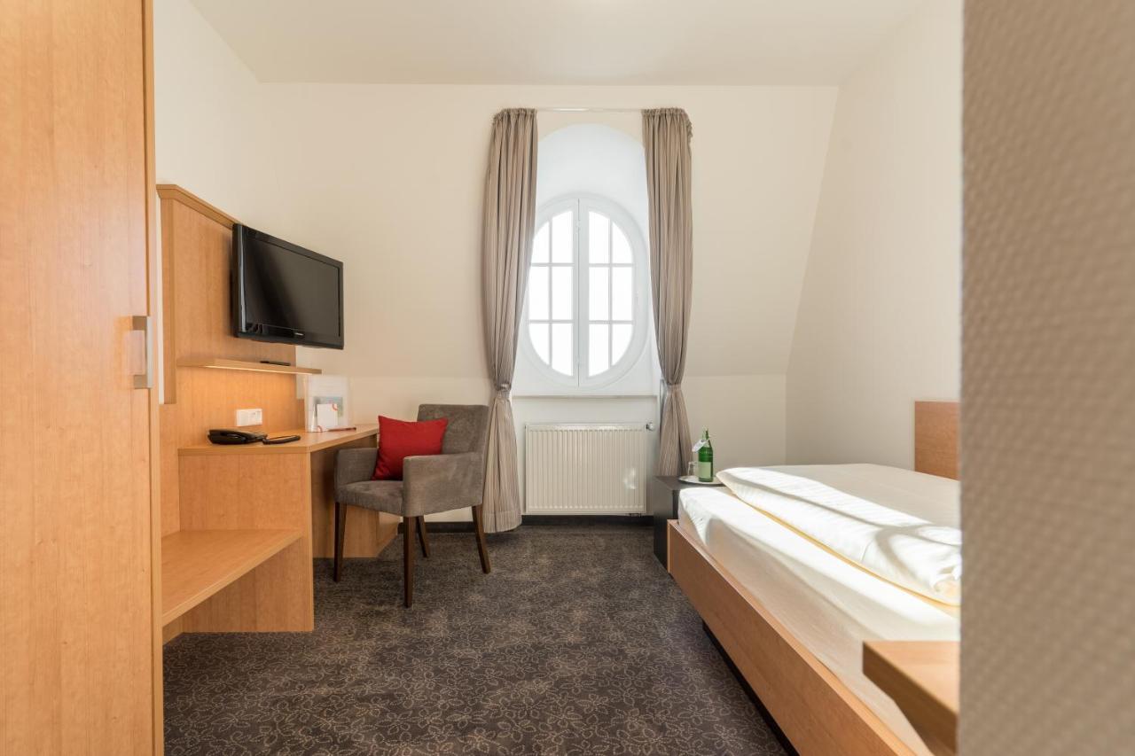 Superior Single Room,1317611137:JPEG