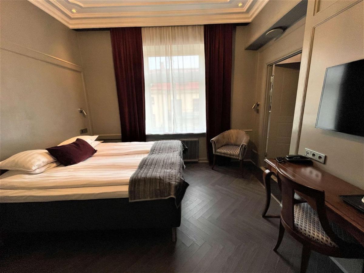 Superior Queen Room,1317769258:JPEG