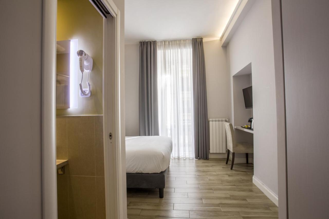 Triple Room,1320445774:JPEG
