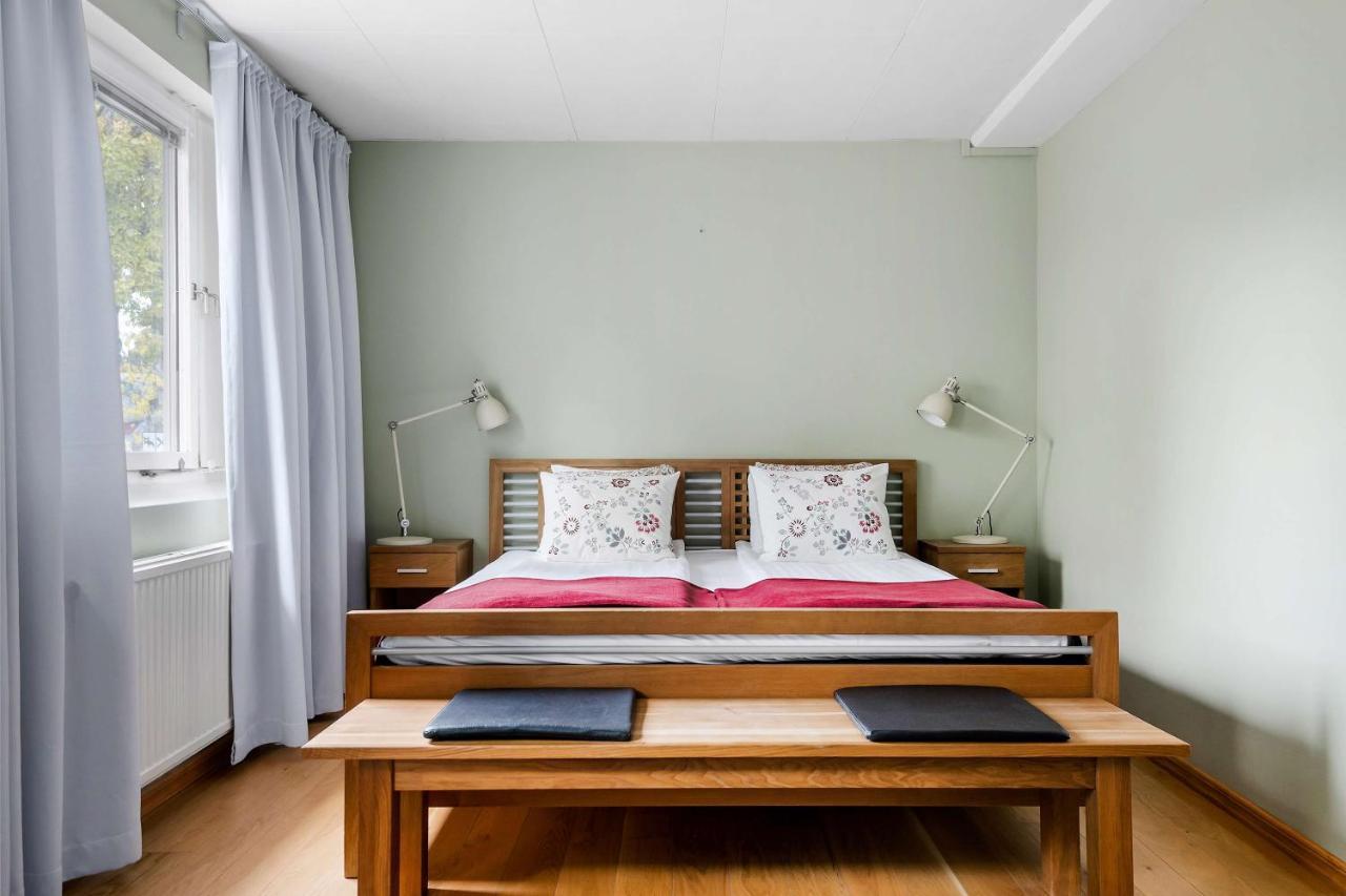 Deluxe King Room with Jetted Tub