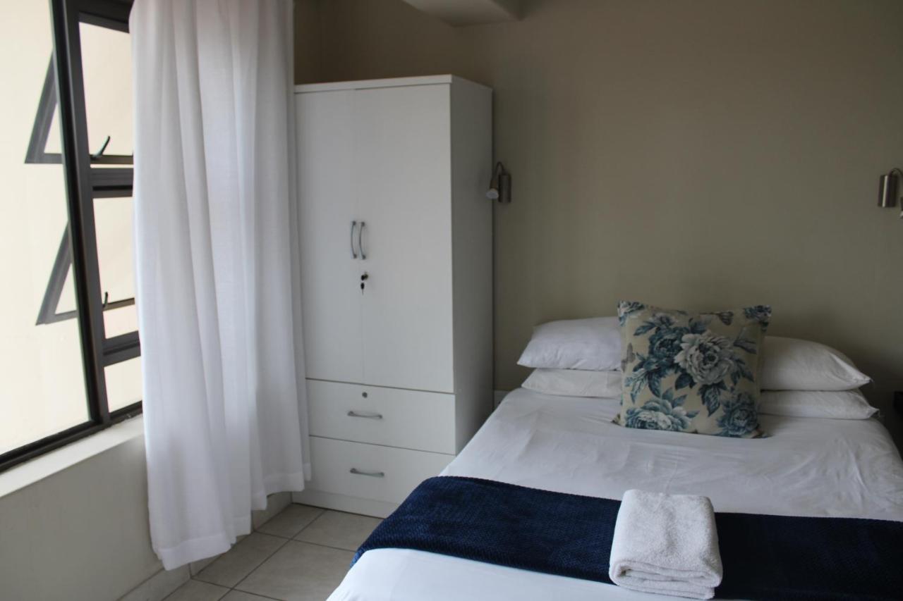 Deluxe Double Room (2 Adults + 1 Child)