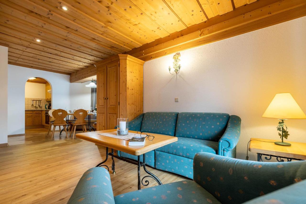 Apartment mit Balkon