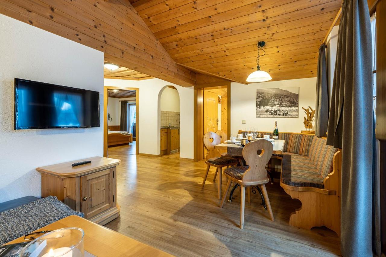 Apartment mit Balkon