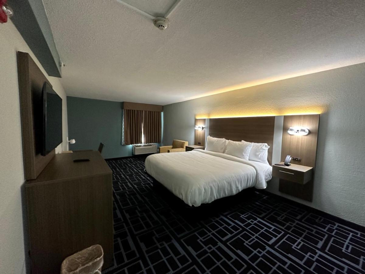 King Room - Non-Smoking