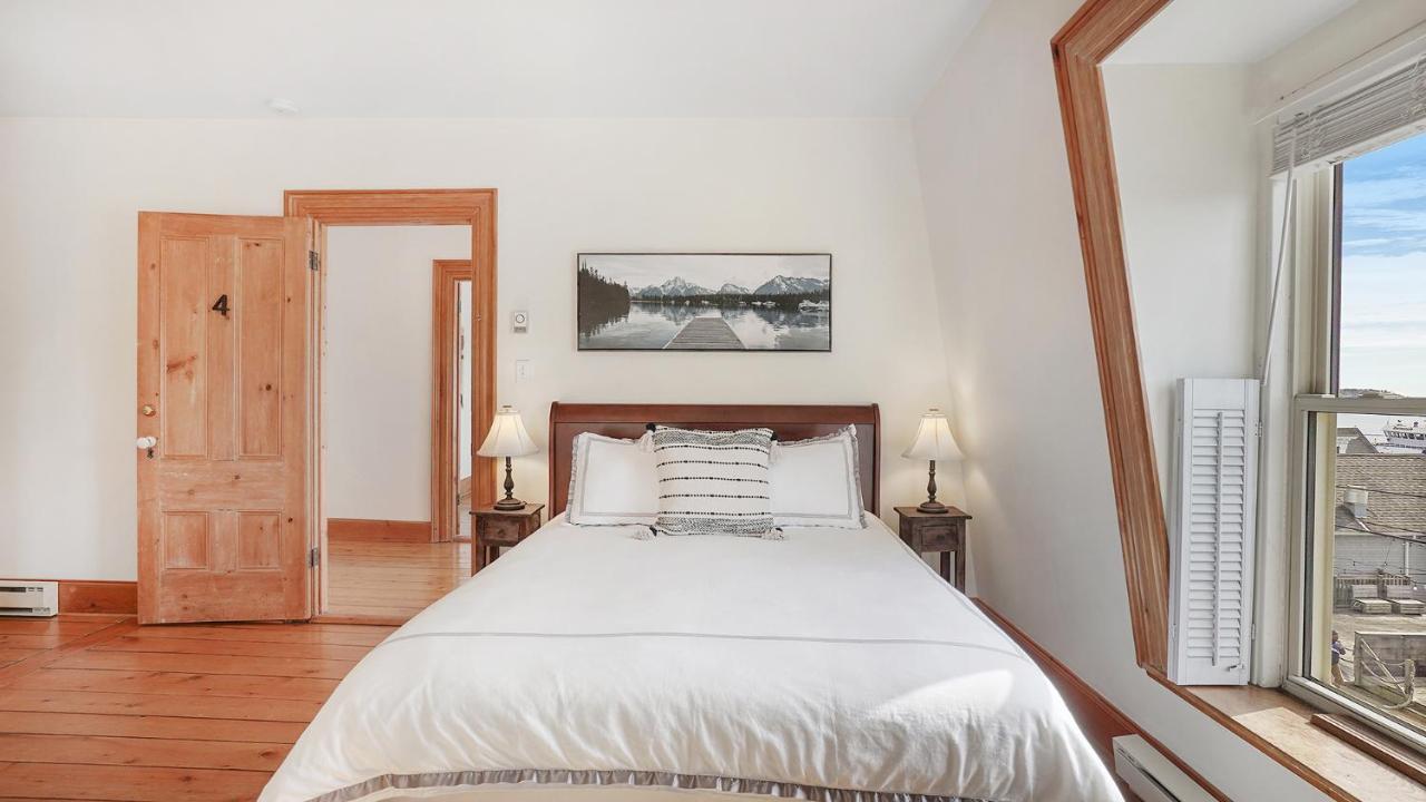 Queen Room Sea View Top Floor
