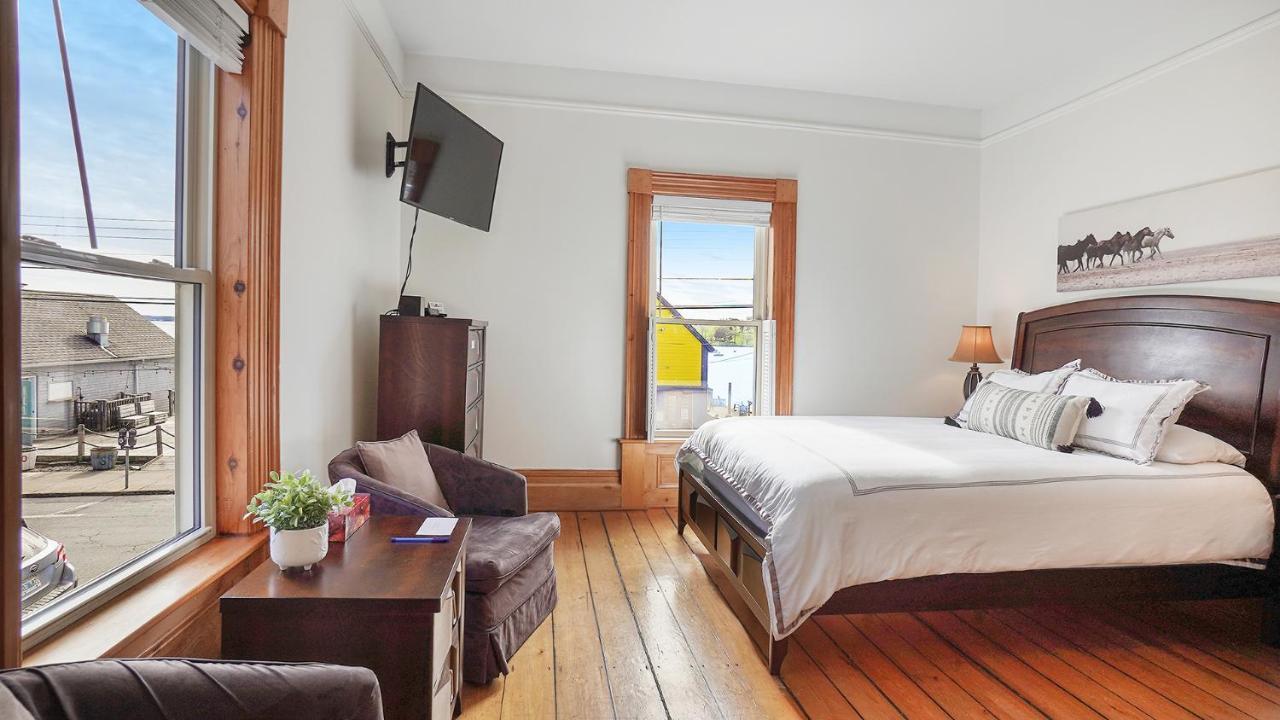 Superior Queen Room Sea View Main Floor