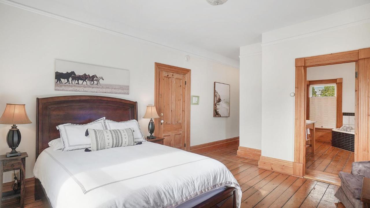 Superior Queen Room Sea View Main Floor