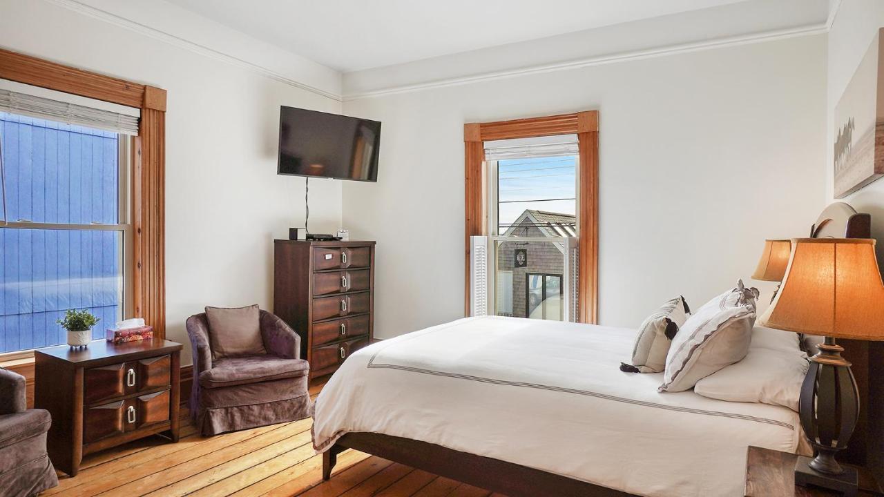 Superior Queen Room Sea View Main Floor