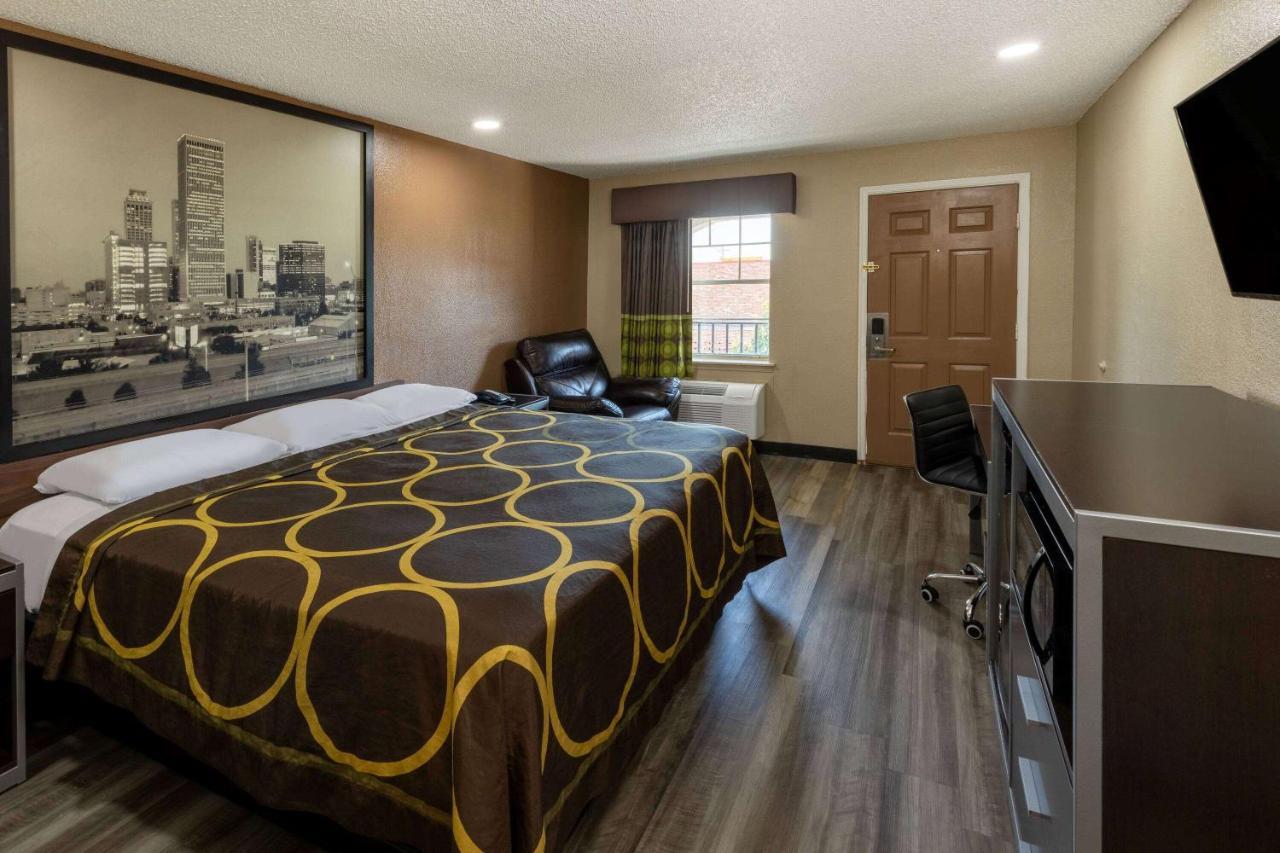 King Room - Non-Smoking