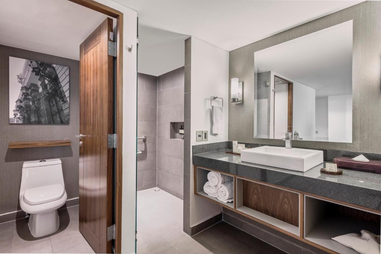 King Junior Suite