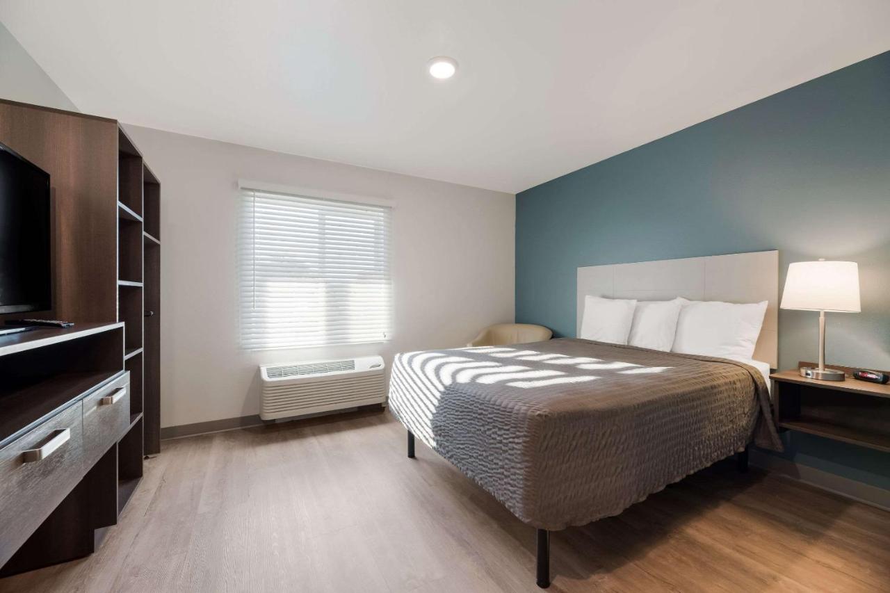 Standard King Room with Sofa Bed - Non-Smoking
