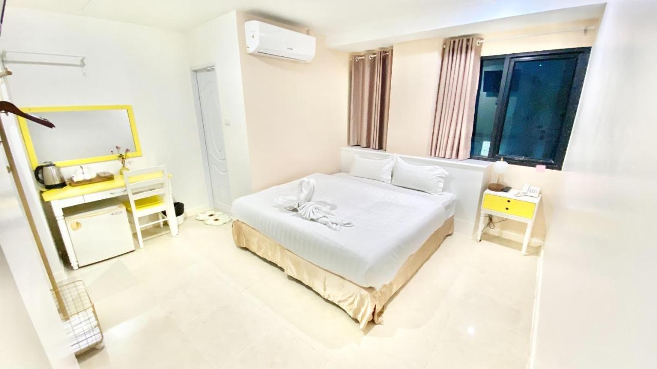 Standard Double Room,1328656112:JPEG
