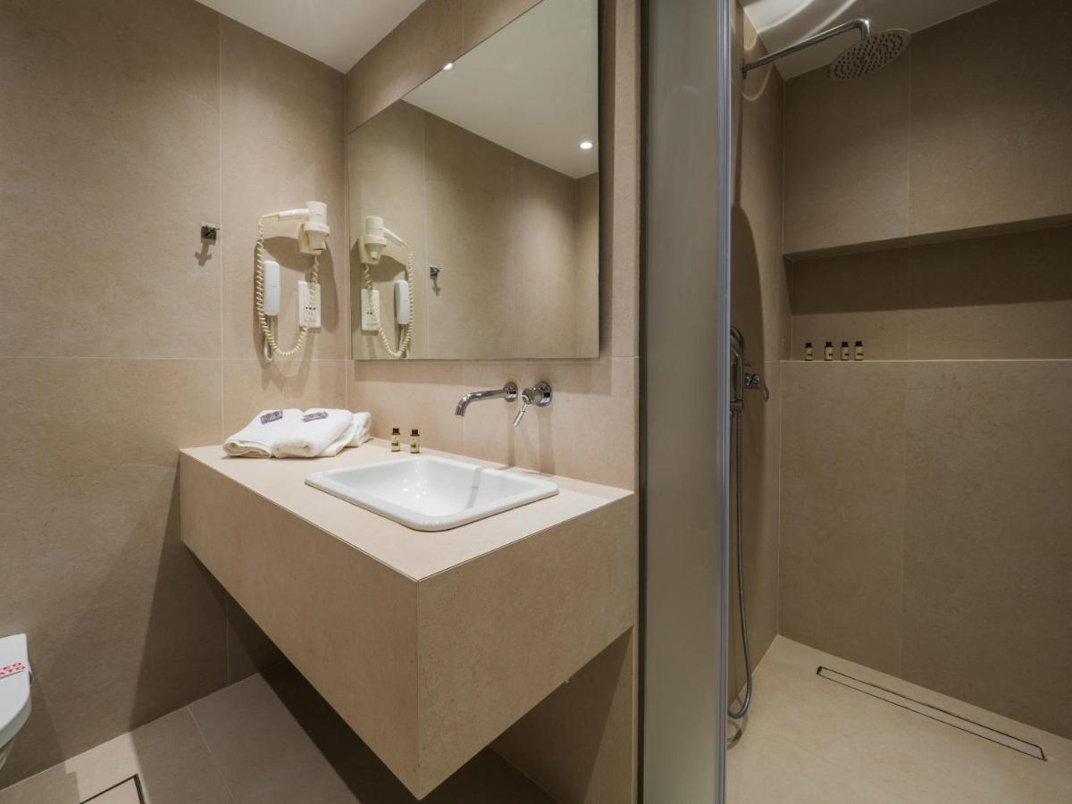 Suite with Garden View