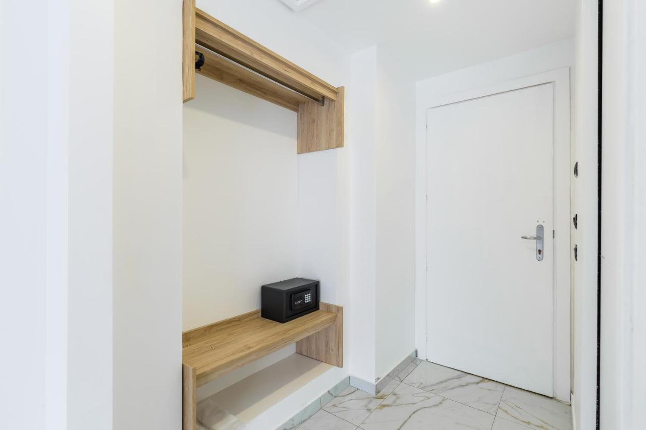 Double or Twin Room with Mountain View
