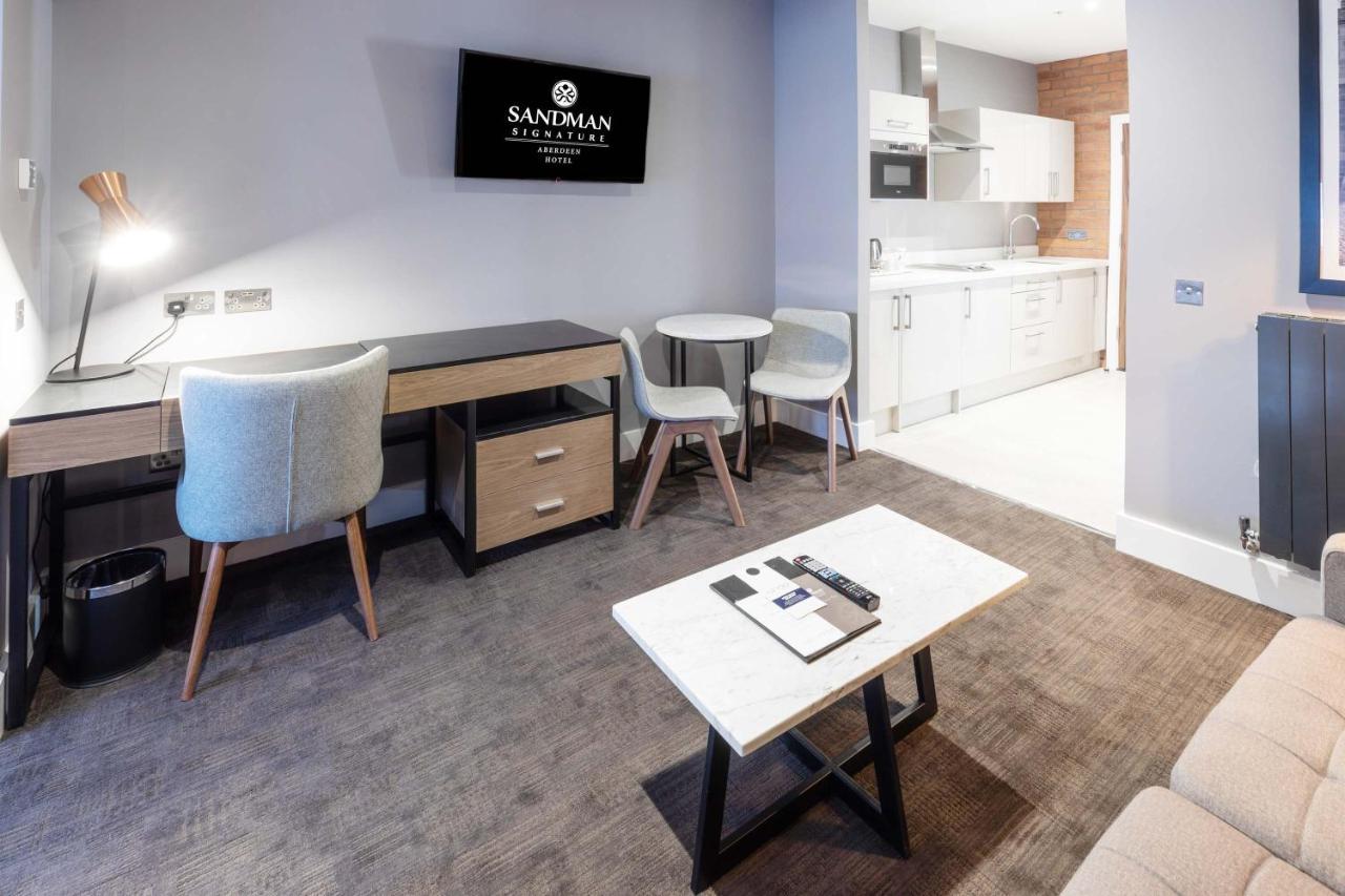 Deluxe Suite 1 Bedroom 1 King Sofa Bed Kitchenette