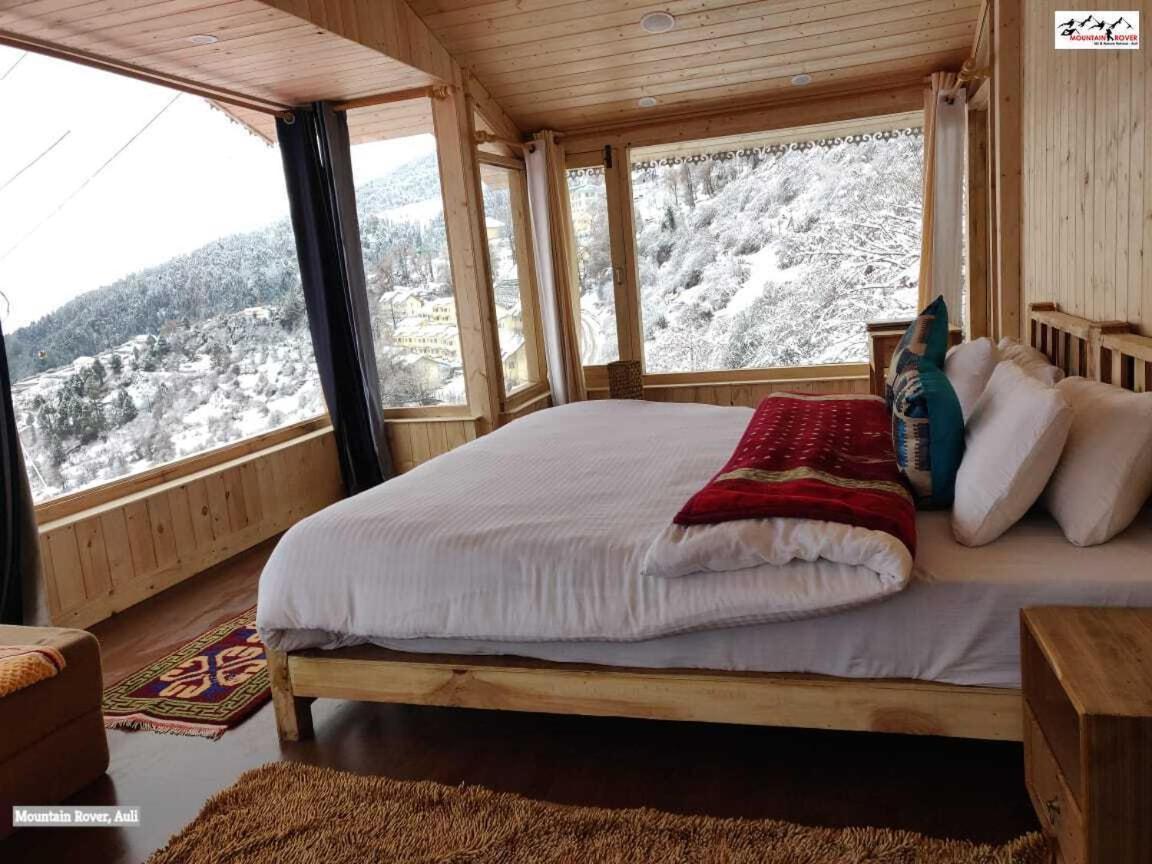 Suite with Mountain View