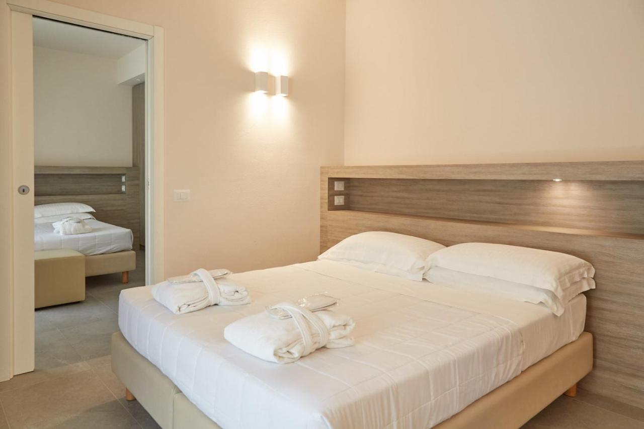Deluxe Connecting Room