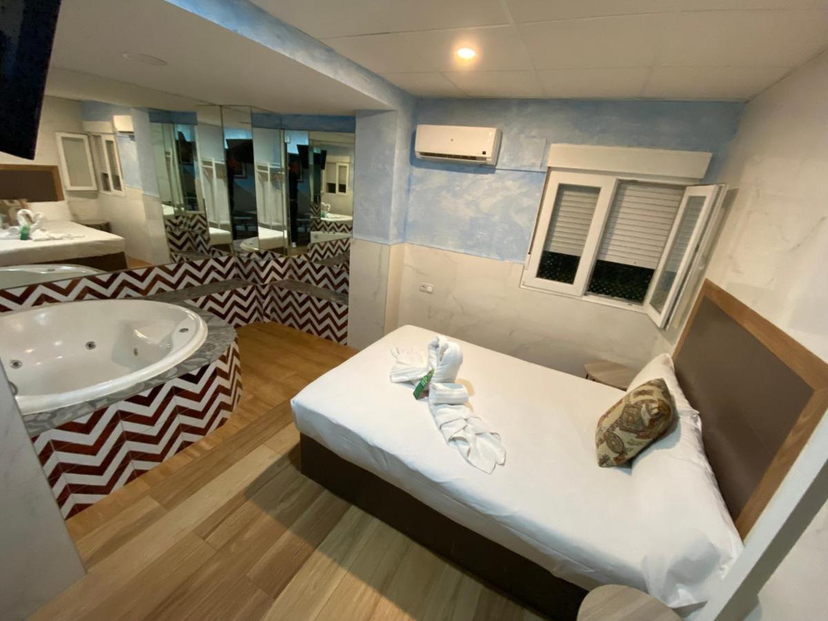 Chambre Double avec Baignoire Spa