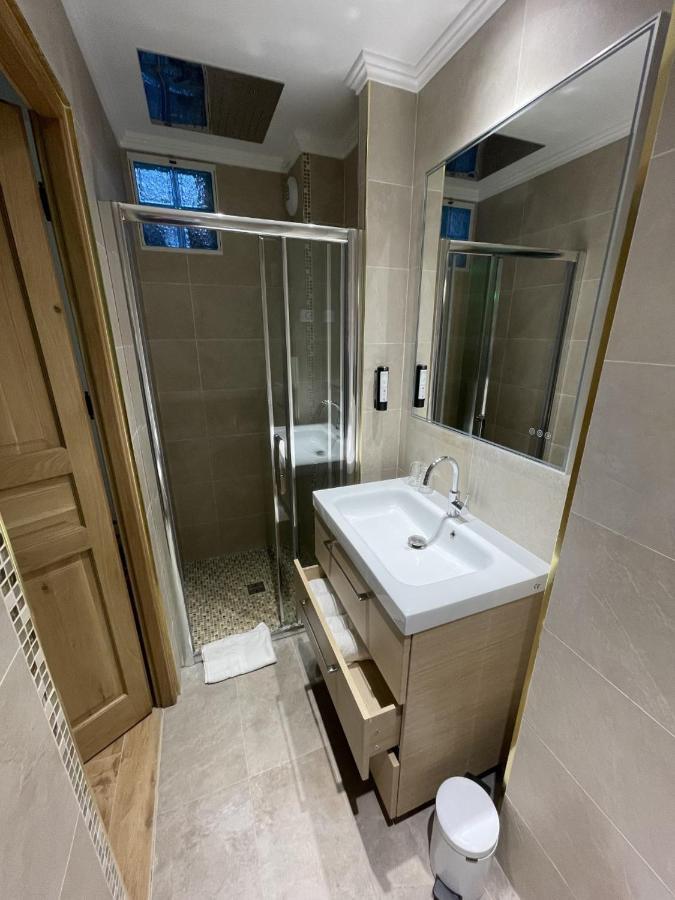 Two Interconnecting Twin Rooms,1292556223:JPEG