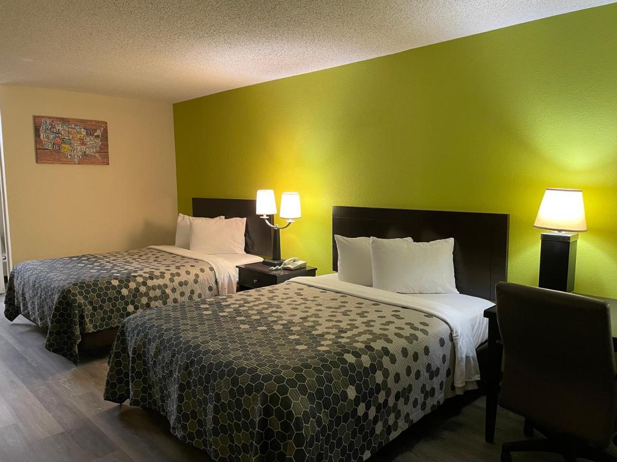 Queen Room with Two Queen Beds - Non-Smoking