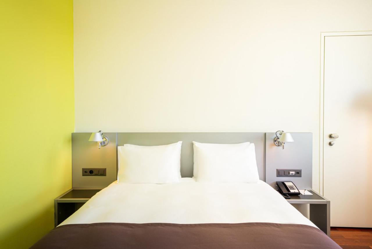 Standard Queen Room High Floor