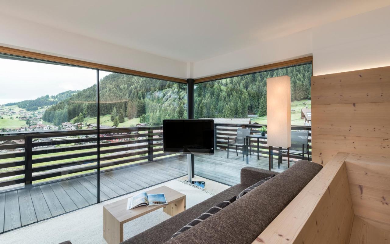 Two-Bedroom Deluxe Apartment with Balcony