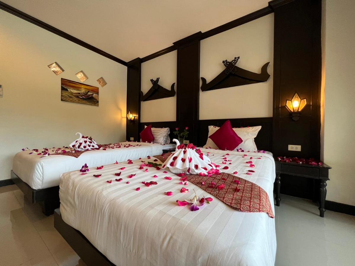 Superior Twin Room with City View