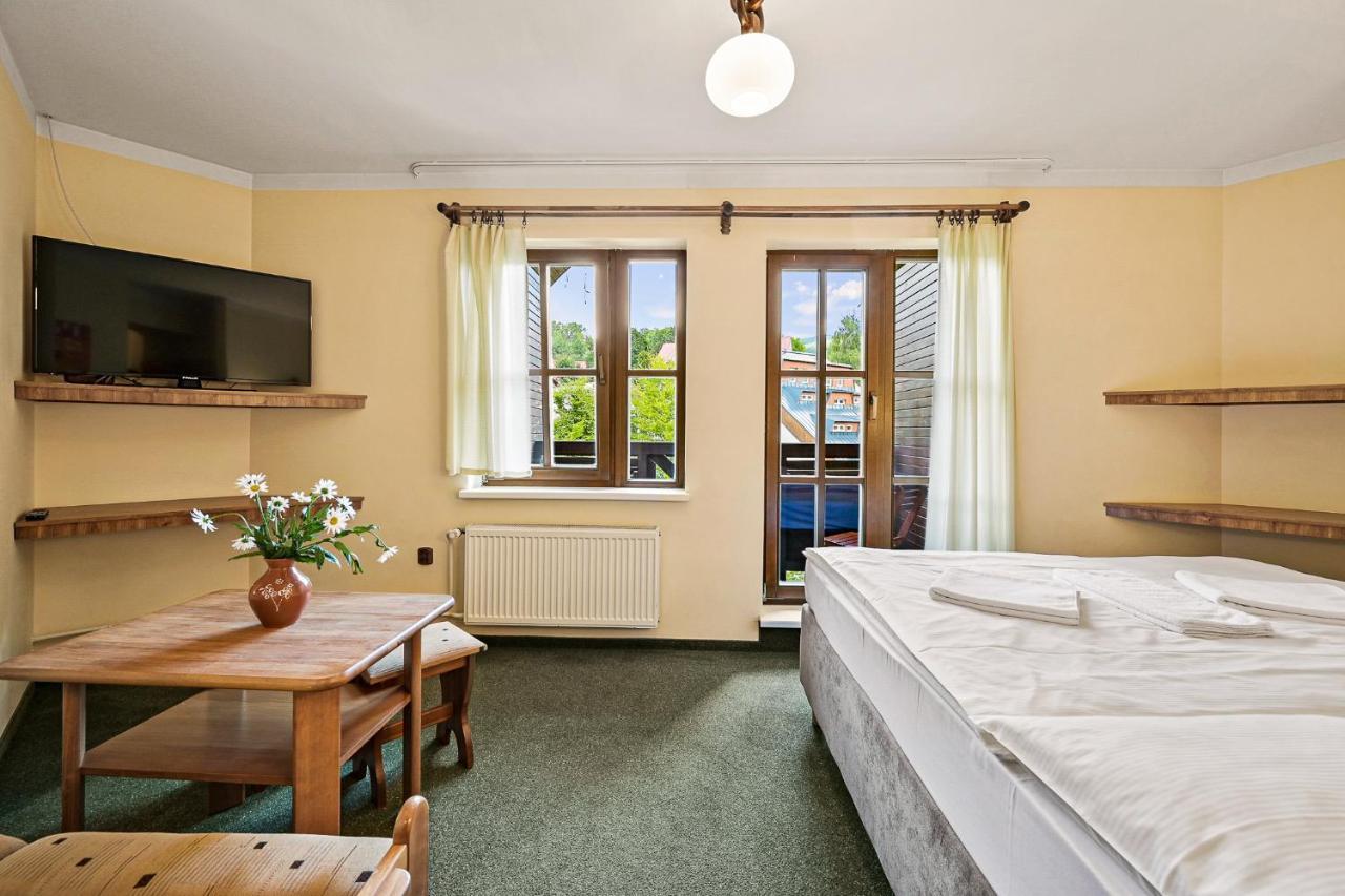 Doppel- oder Zweibettzimmer