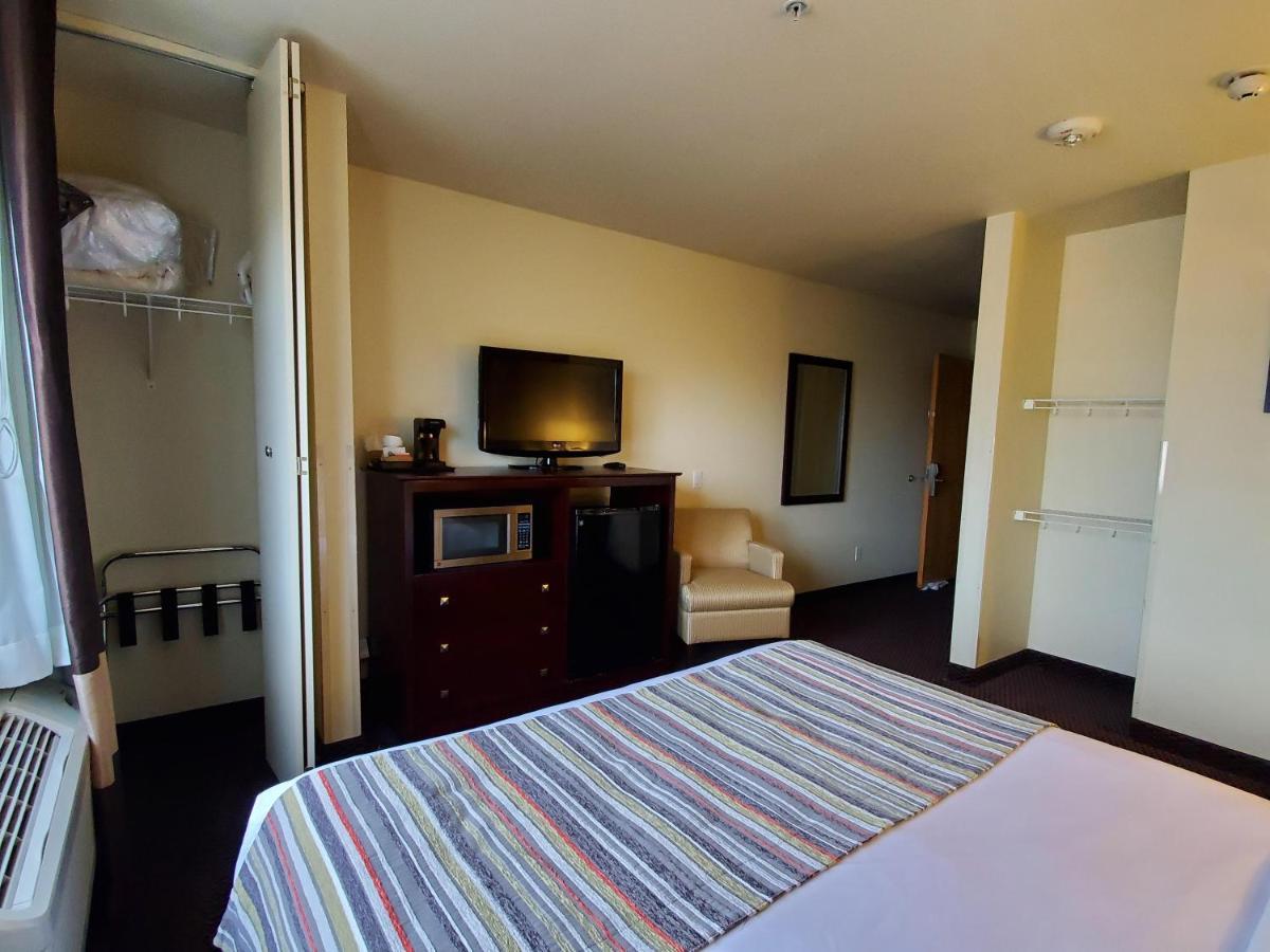 Queen Room - Disability Access/Non-Smoking