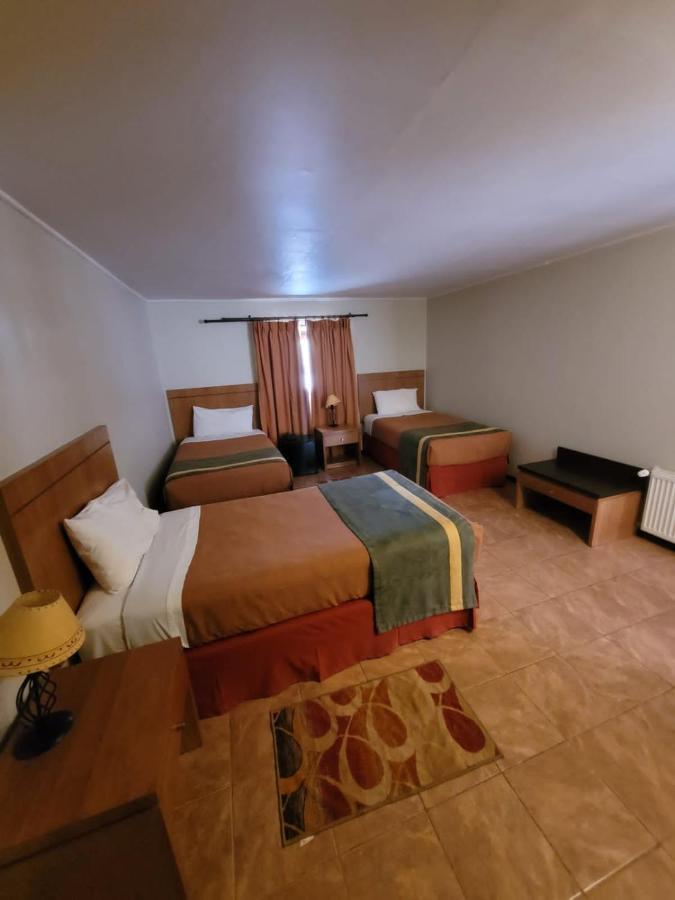 Quarto Triplo com Banheiro