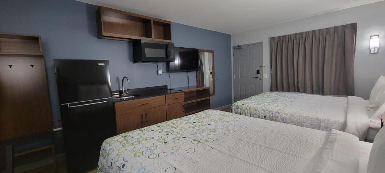 Studio Room with Two Queen Beds Disability Access Non-Smoking