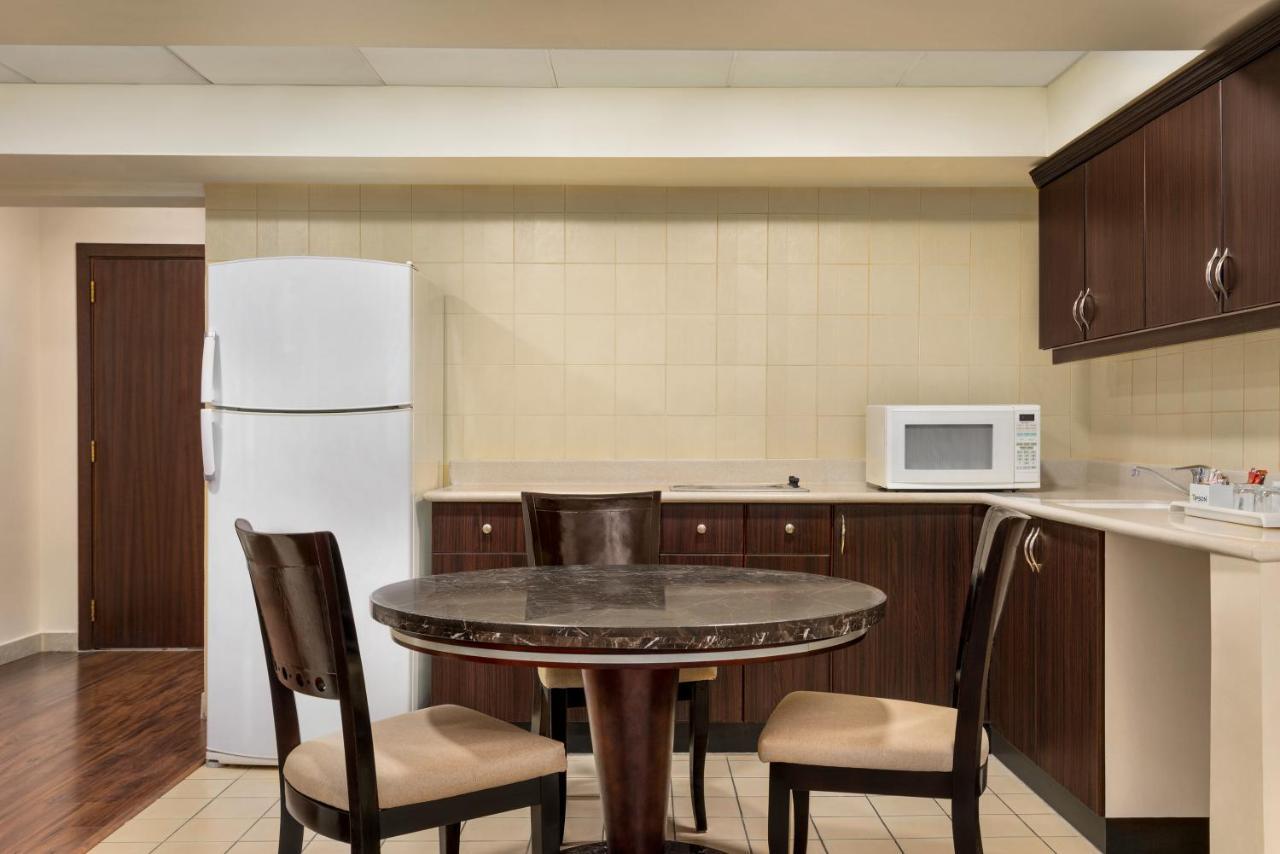 Admiral Suite