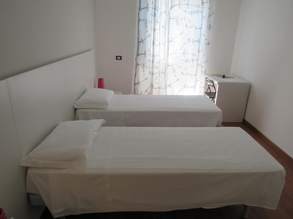 Doppel-/Zweibettzimmer mit Gemeinschaftsbad