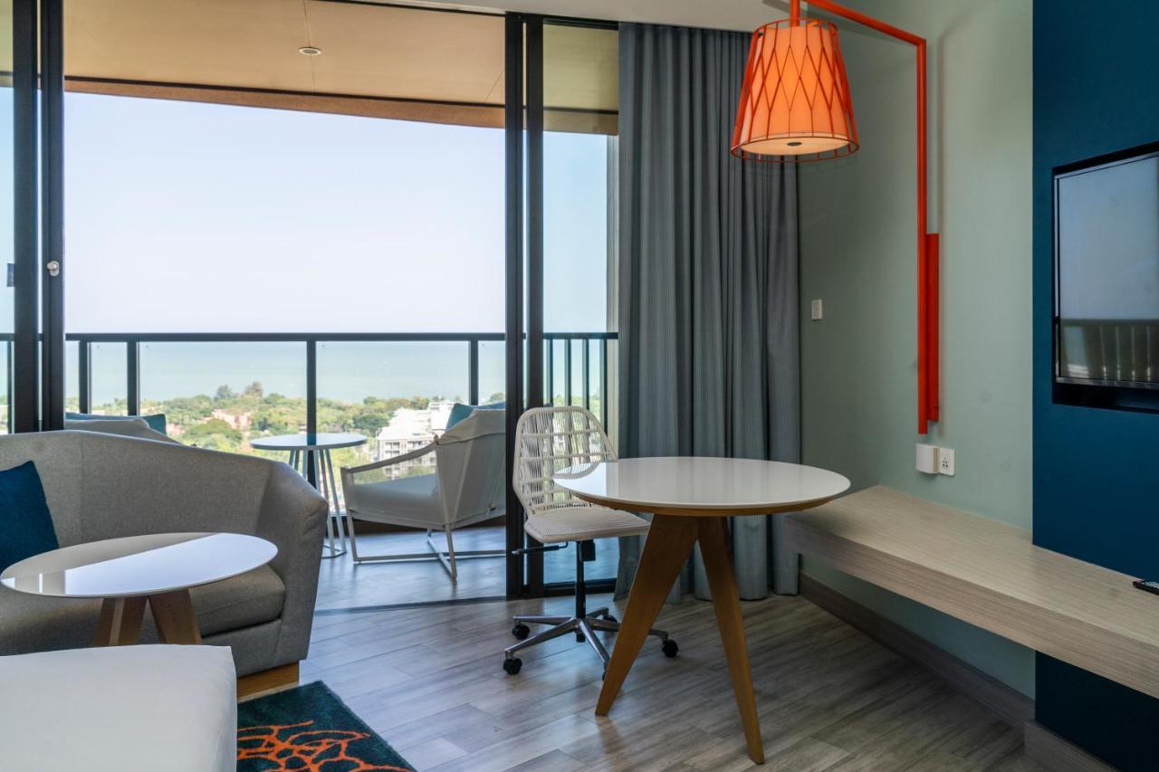 Standard Twin Room with Ocean View