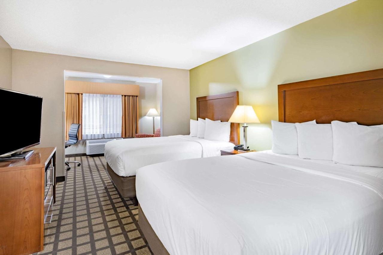 Studio Suite with Two Queen Beds - Non-Smoking