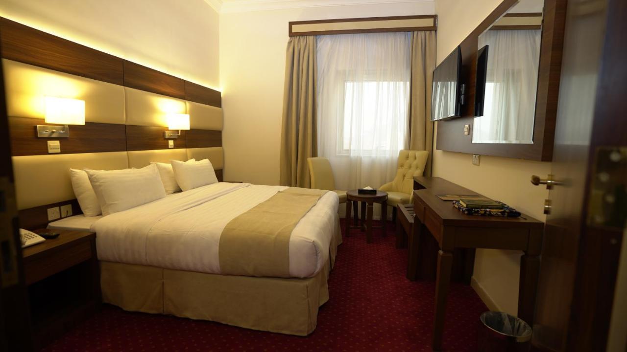 Double Room,1553402044:JPEG