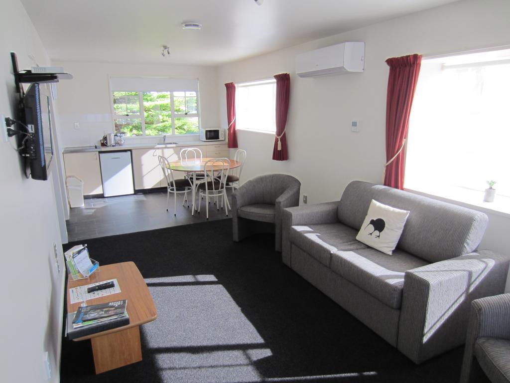 Superior One-Bedroom Apartment with Spa Bath
