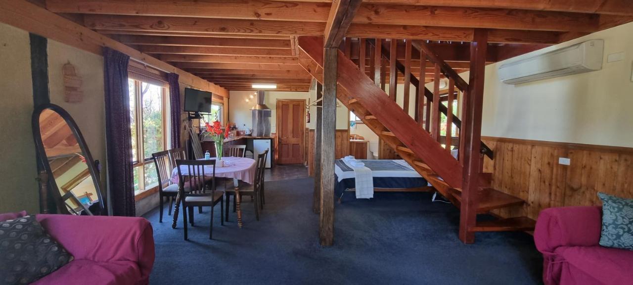 Two-Bedroom Cottage,1334301176:JPEG