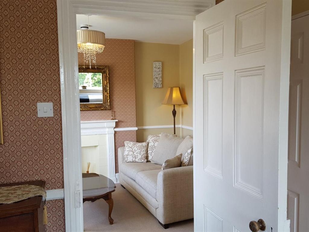 Deluxe King Suite