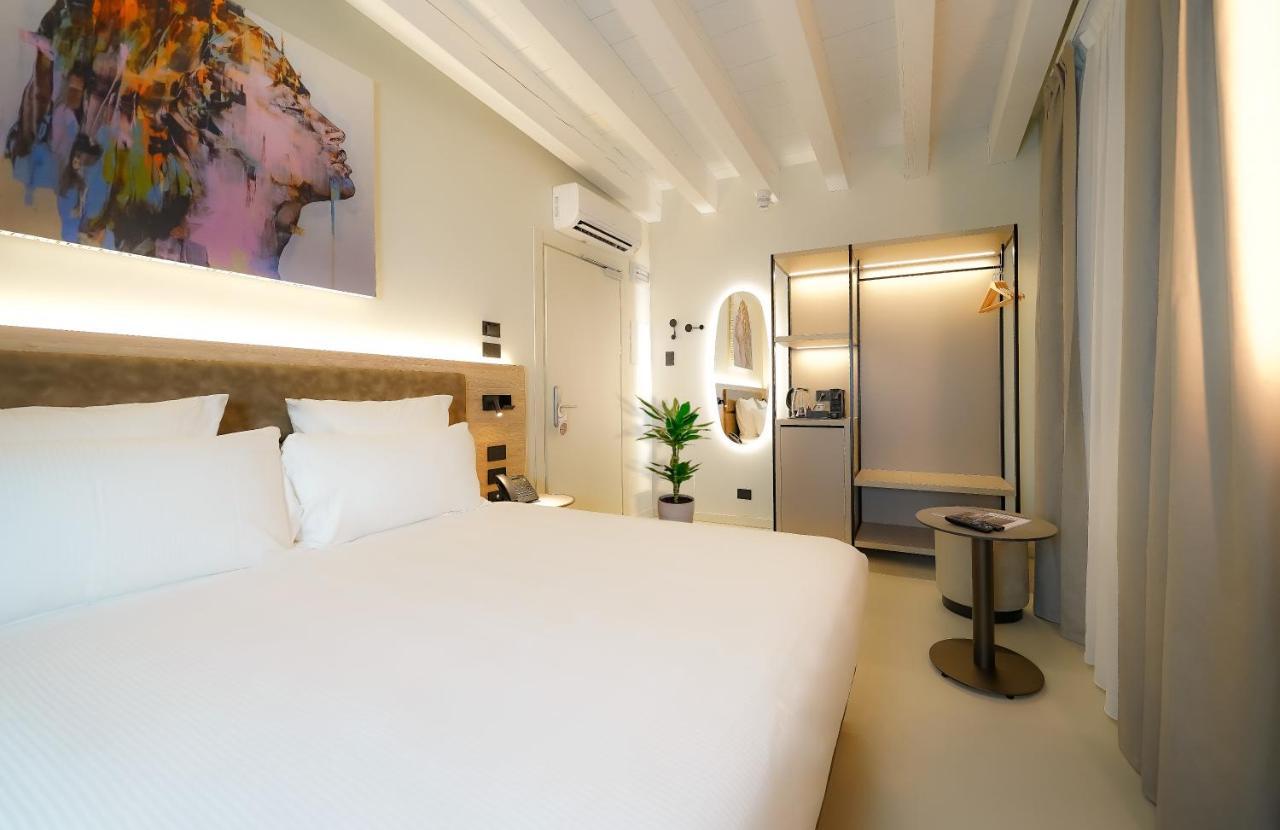 Standard Double Room,1334501534:JPEG