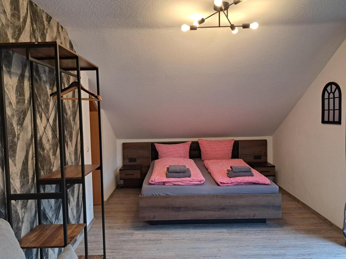 Family Room,1335516017:JPEG