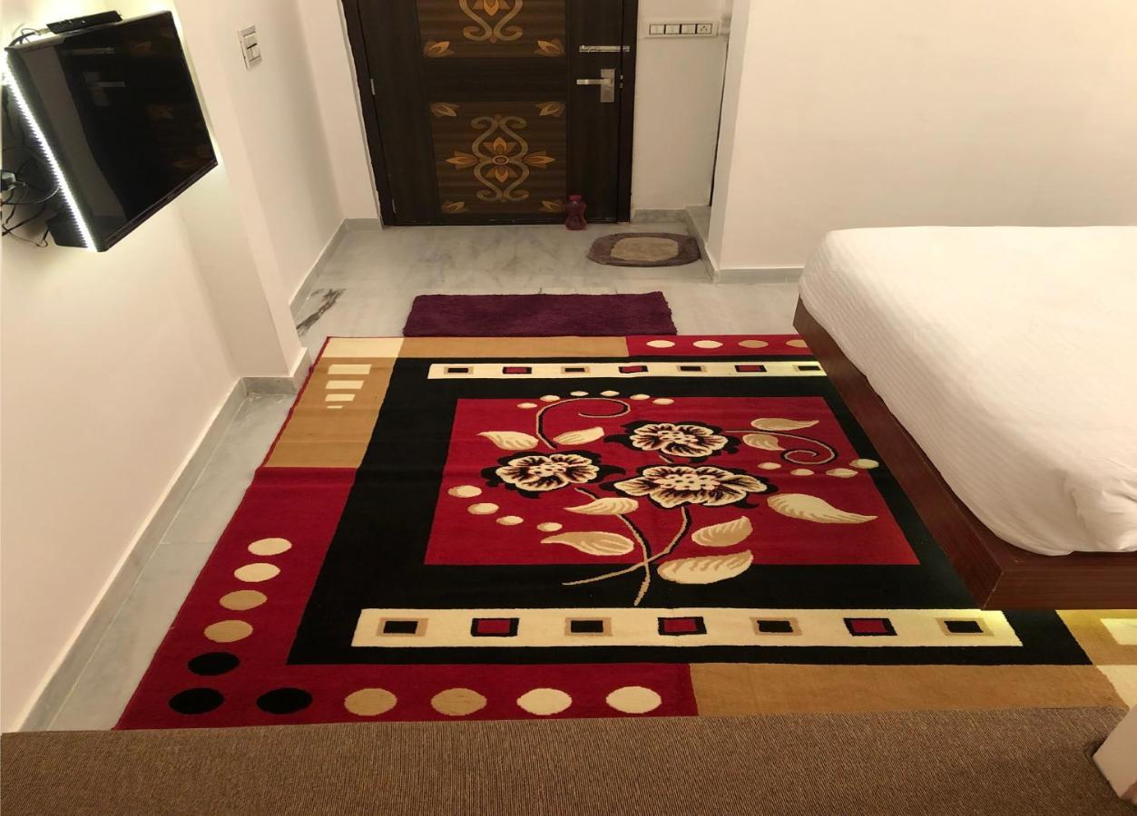 Deluxe Double Room (2 Adults + 1 Child)