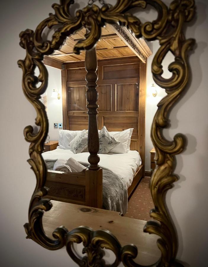 Double Room with Four Poster Bed