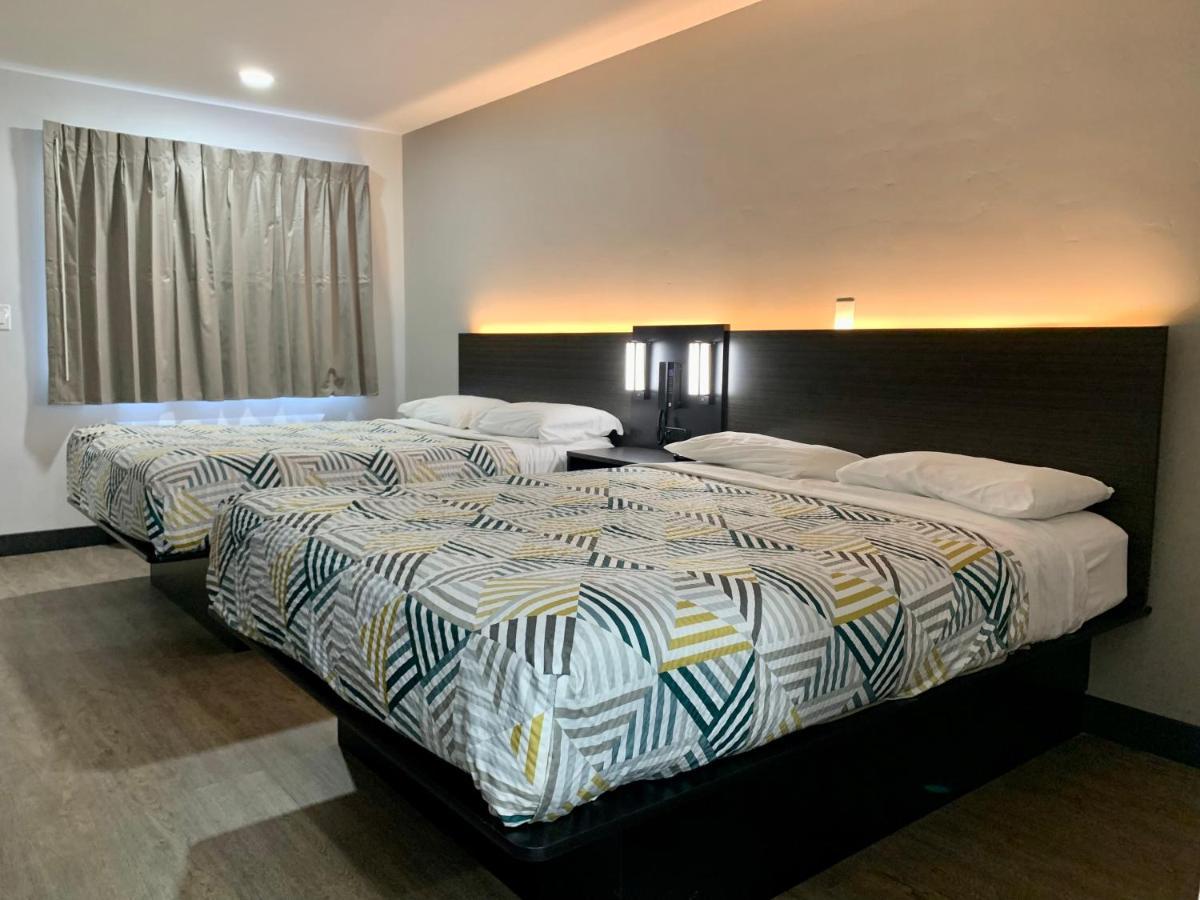 Deluxe Queen Room with Two Queen Beds