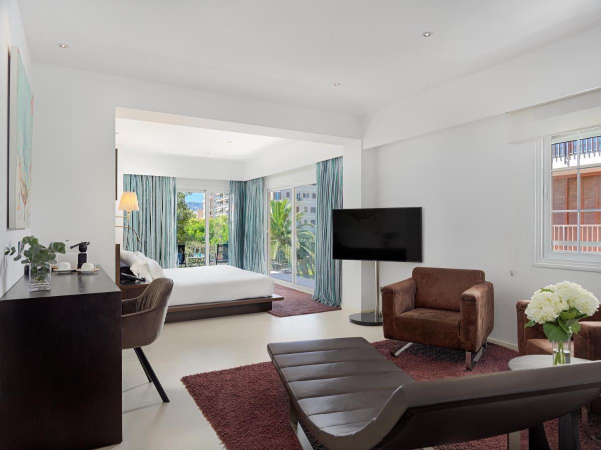 Suite,1340146073:JPEG